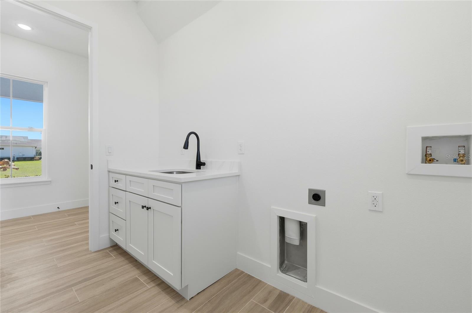 Image 51 of 92 For 336 Caladium Avenue