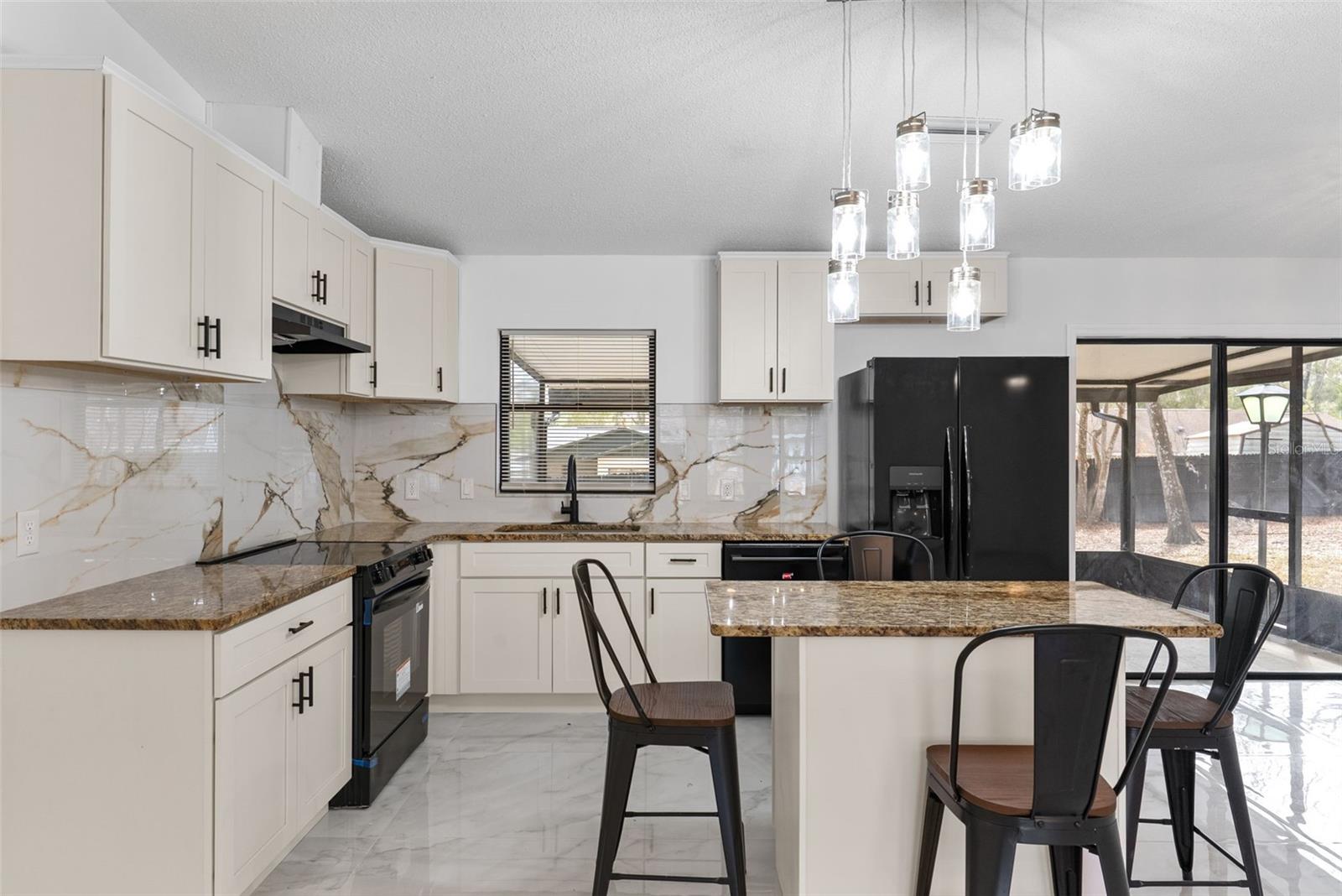 Image 15 of 47 For 6096 6080 Tremont Street