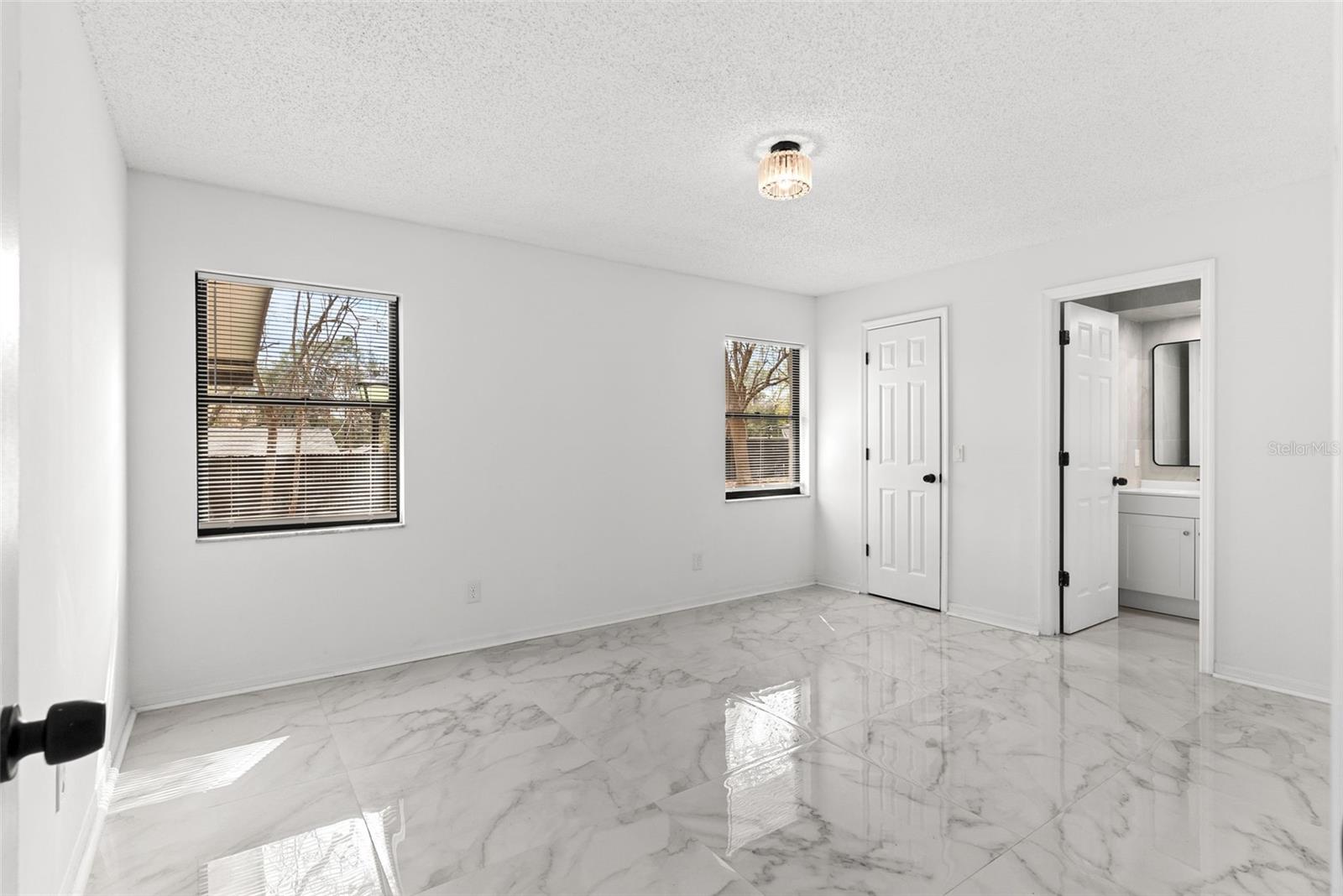 Image 20 of 47 For 6096 6080 Tremont Street