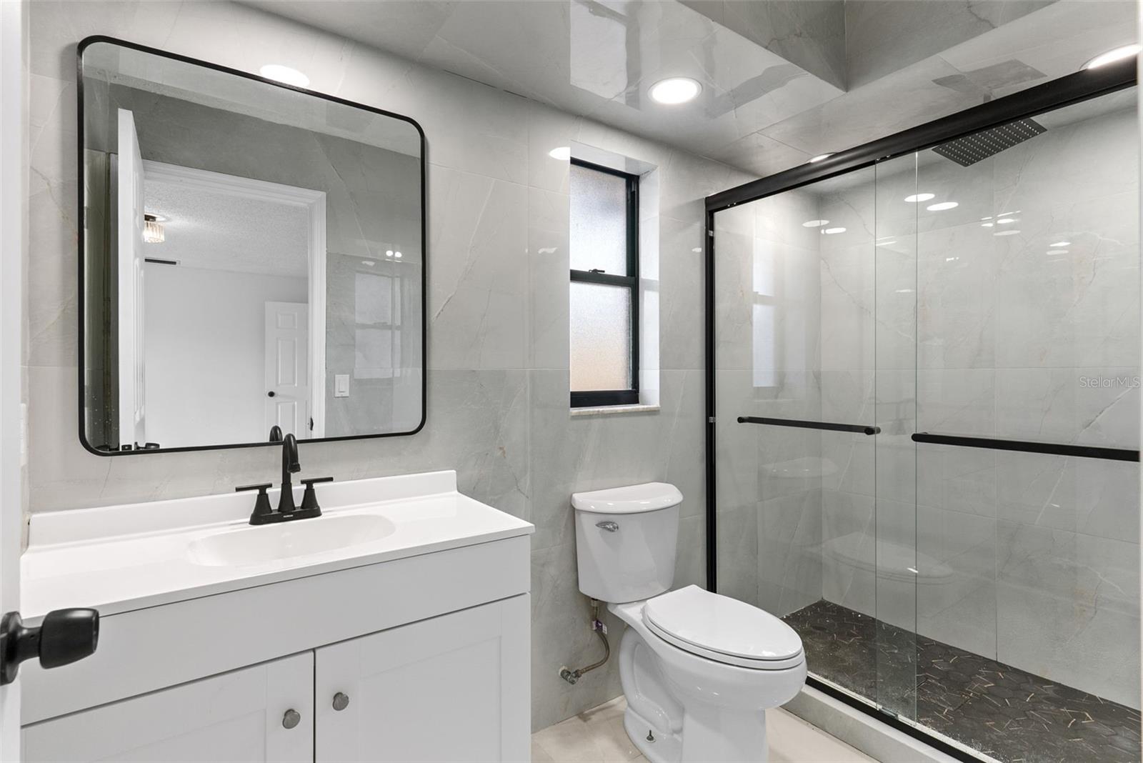 Image 23 of 47 For 6096 6080 Tremont Street