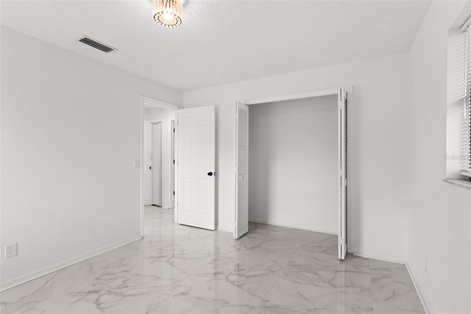 Image 30 of 47 For 6096 6080 Tremont Street