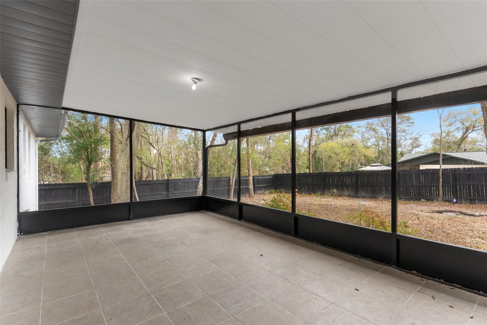 Image 32 of 47 For 6096 6080 Tremont Street