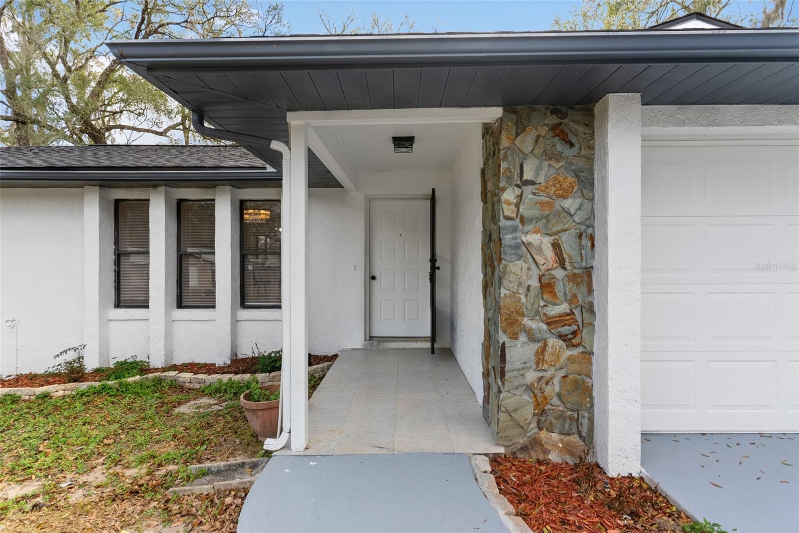 Image 7 of 47 For 6096 6080 Tremont Street