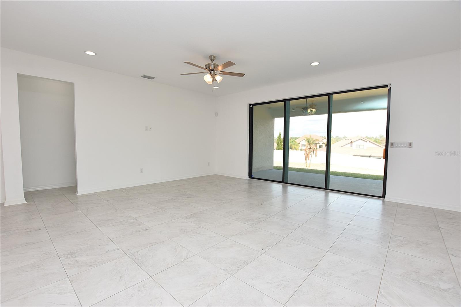 Image 14 of 76 For 3953 Aquilla Drive