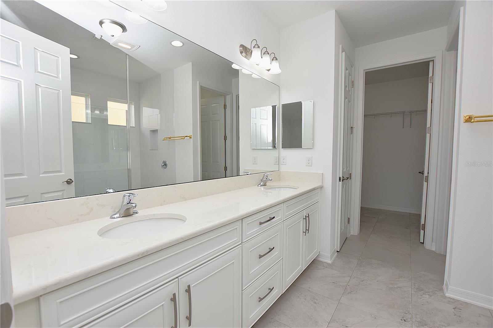 Image 32 of 76 For 3953 Aquilla Drive