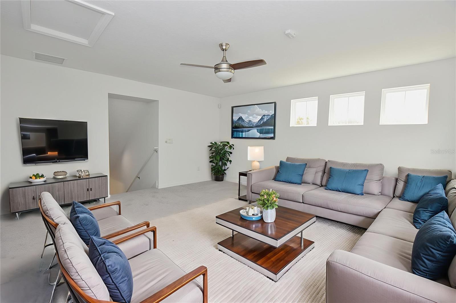 Image 42 of 76 For 3953 Aquilla Drive