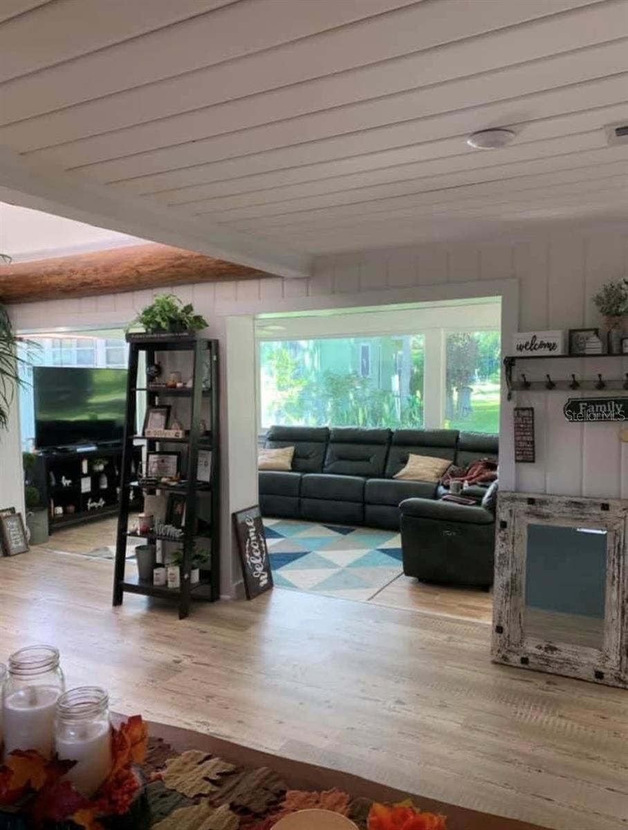 Image 4 of 57 For 961 Drexel Avenue Ne