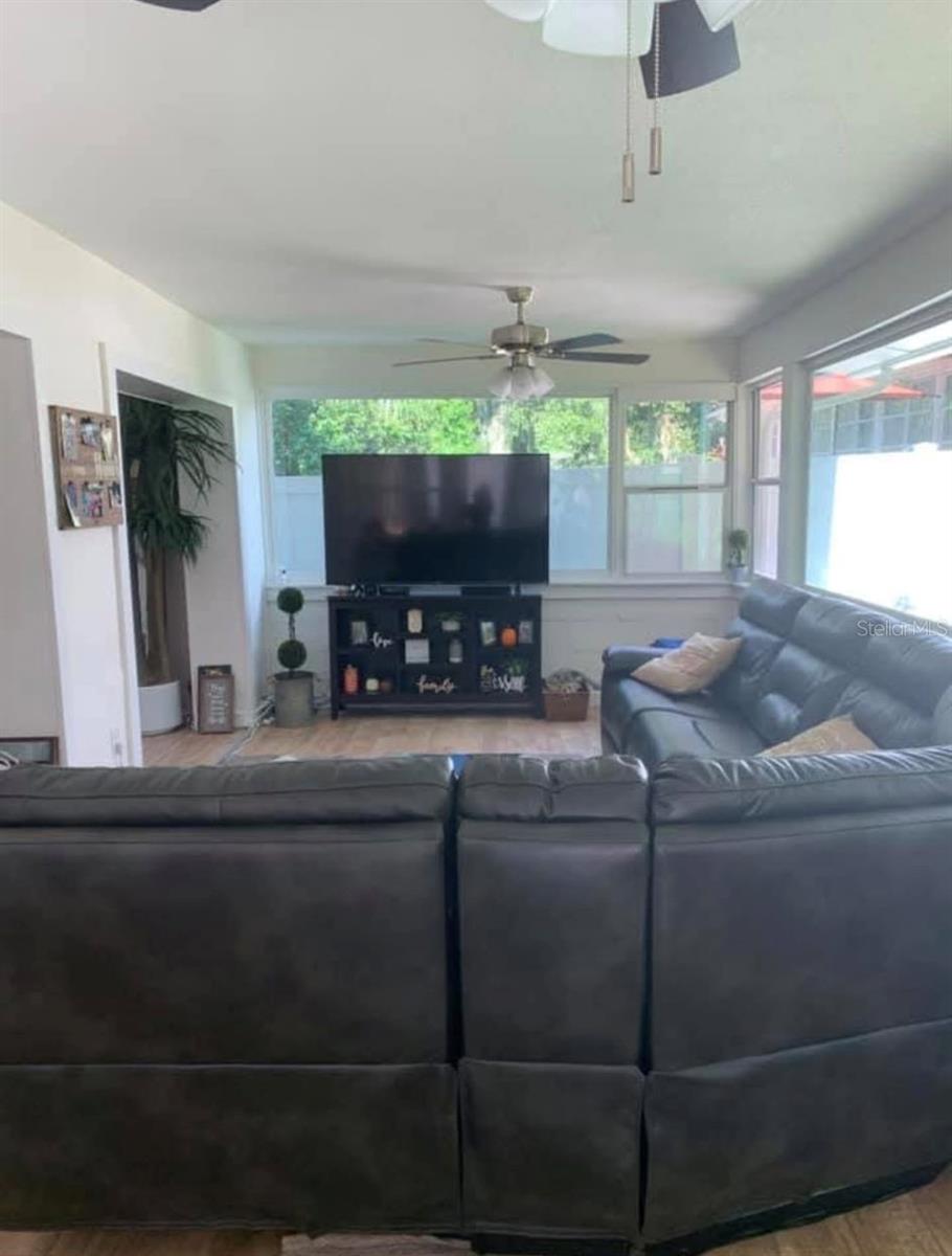 Image 6 of 57 For 961 Drexel Avenue Ne