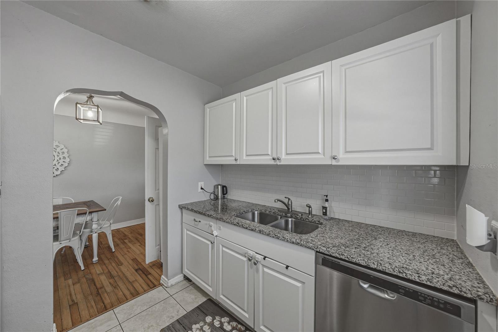 Image 8 of 31 For 2813 59th Avenue N