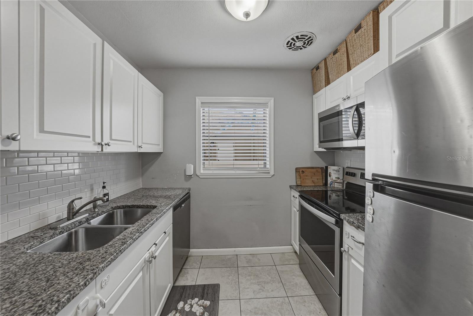 Image 9 of 31 For 2813 59th Avenue N