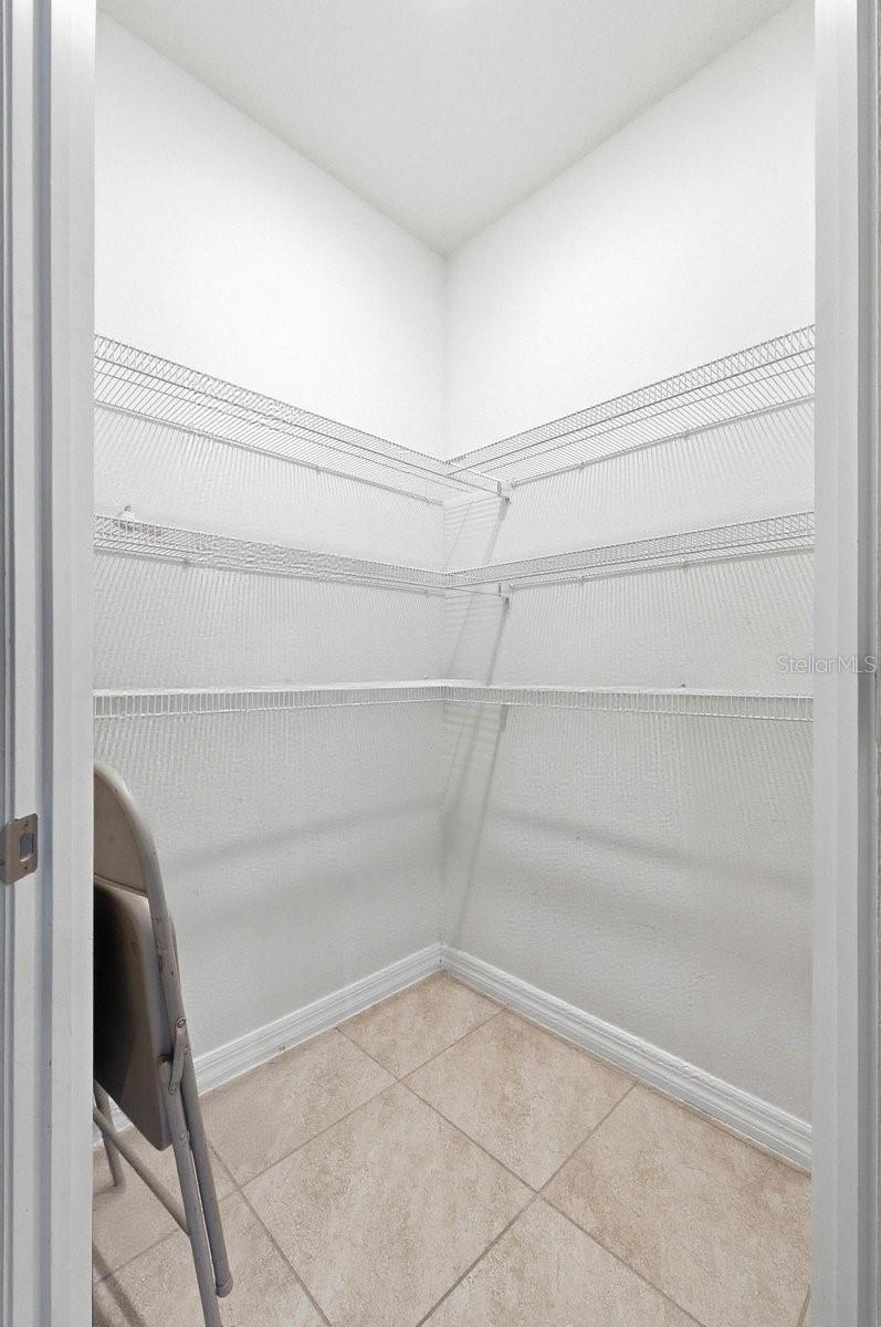 Image 22 of 29 For 920 Summer Glen Drive