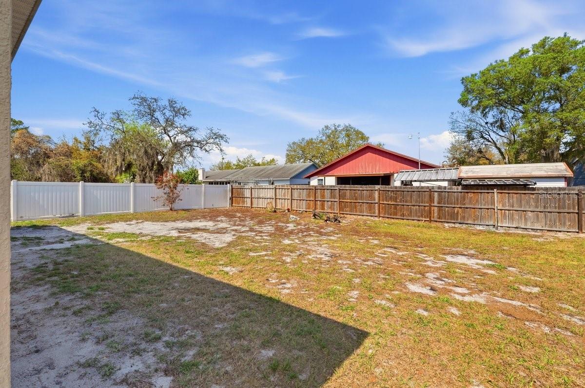 Image 26 of 29 For 920 Summer Glen Drive