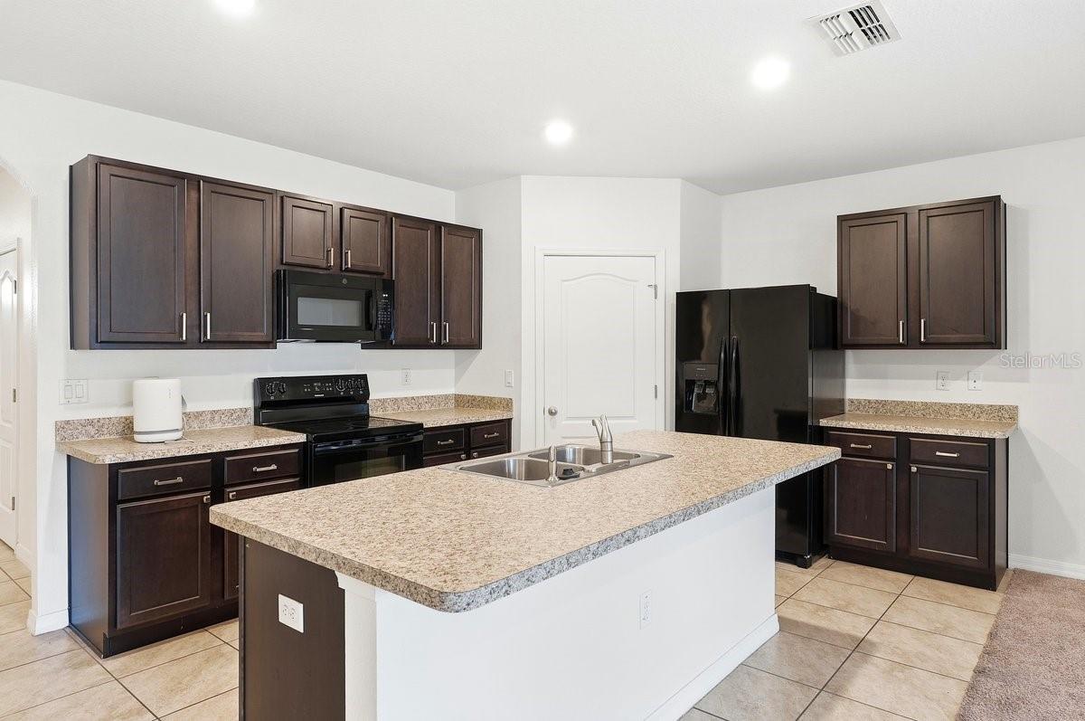 Image 6 of 29 For 920 Summer Glen Drive