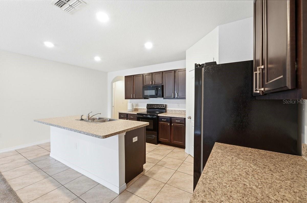 Image 7 of 29 For 920 Summer Glen Drive