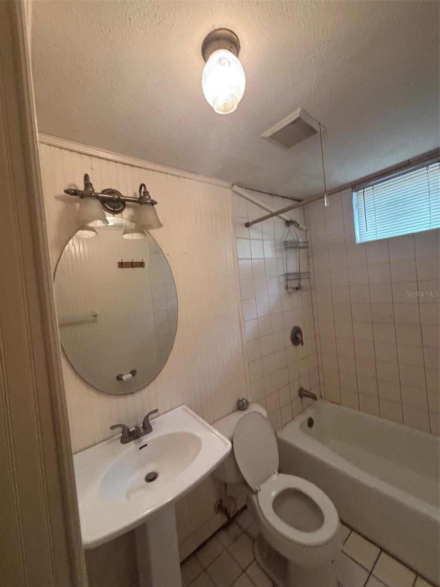 Image 8 of 24 For 216 Belmar Street