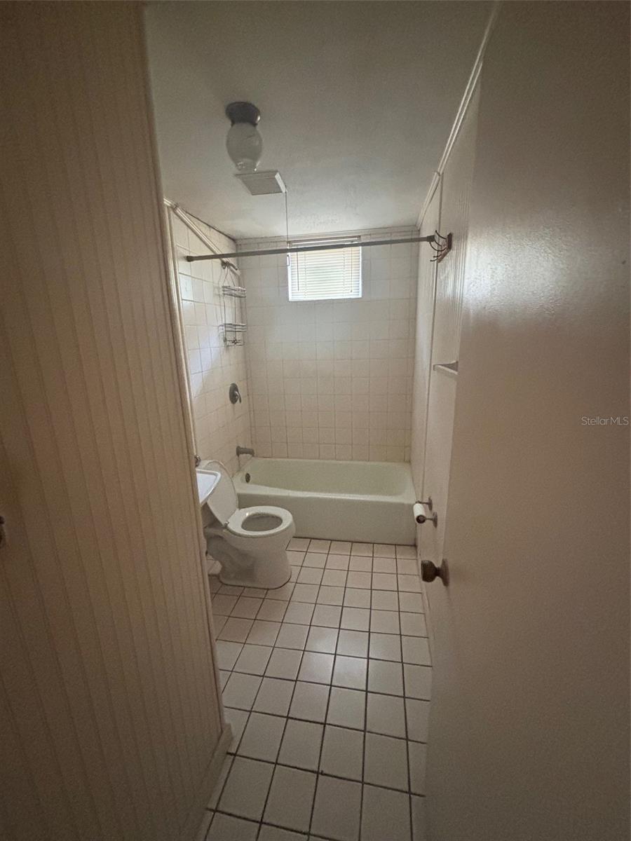 Image 9 of 24 For 216 Belmar Street