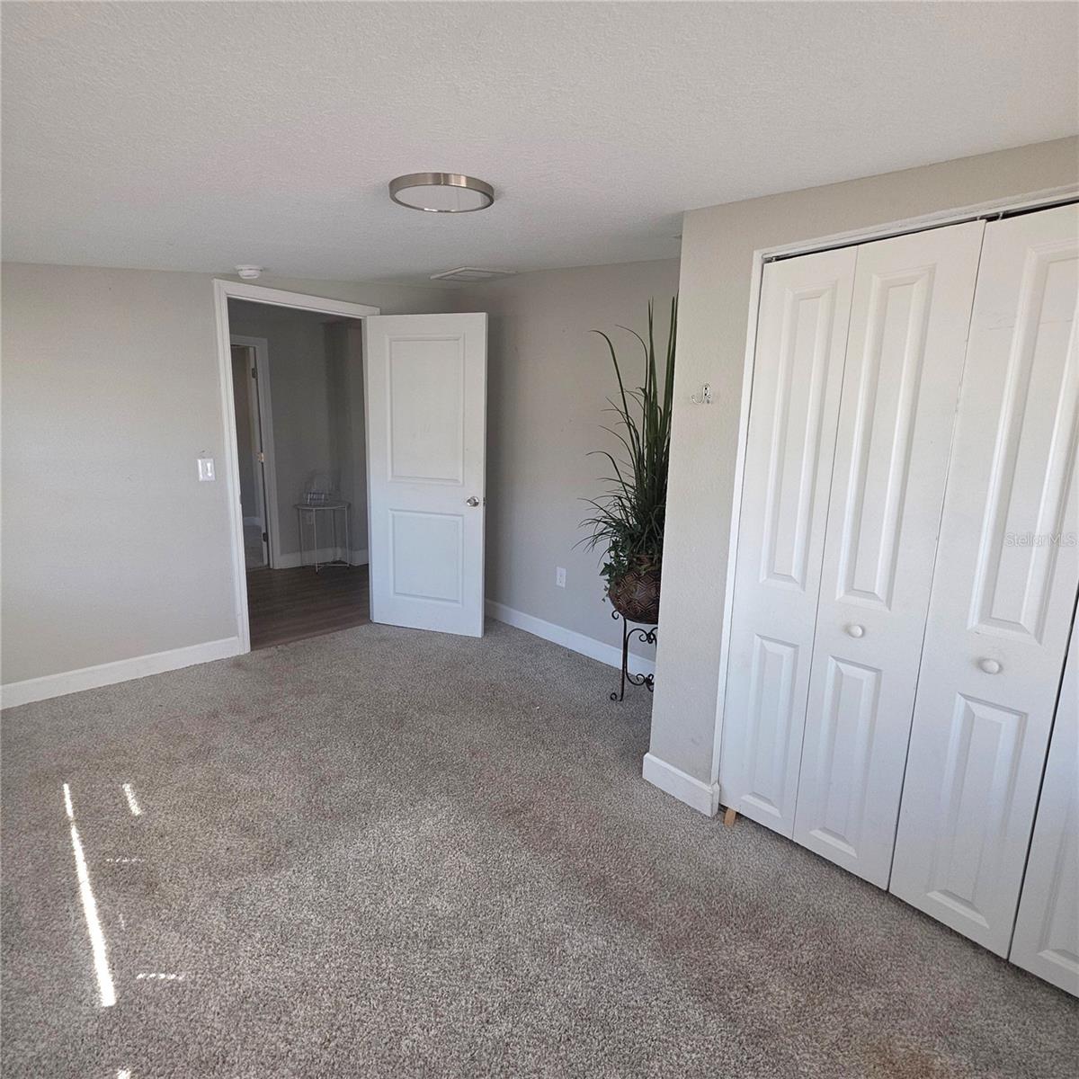 Image 17 of 23 For 416 Broadway Street