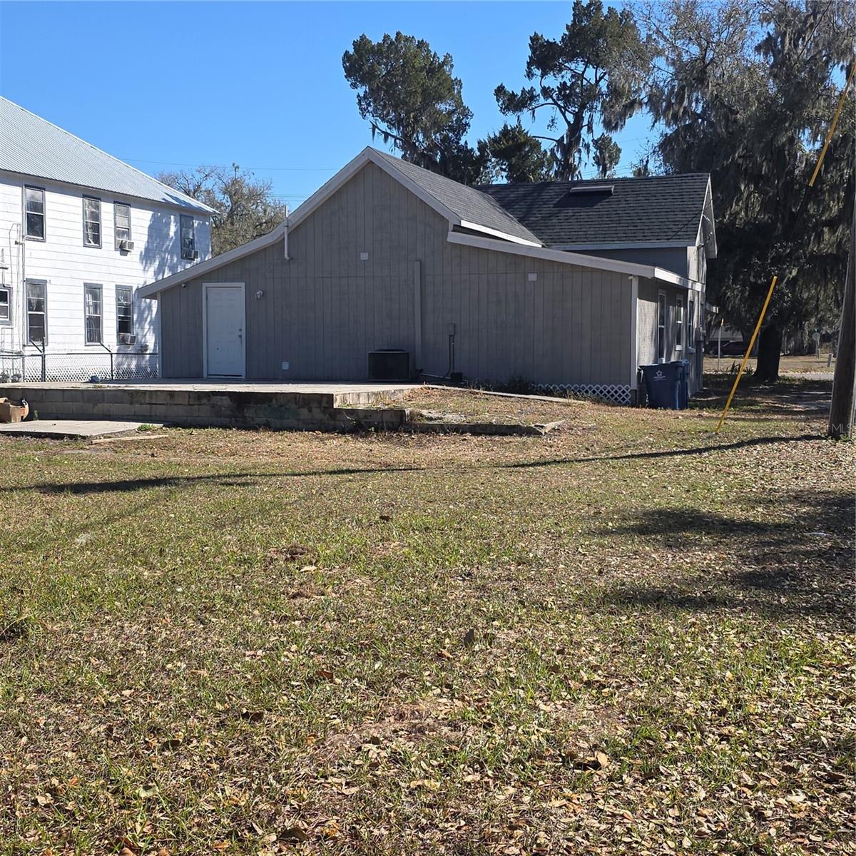 Image 21 of 23 For 416 Broadway Street