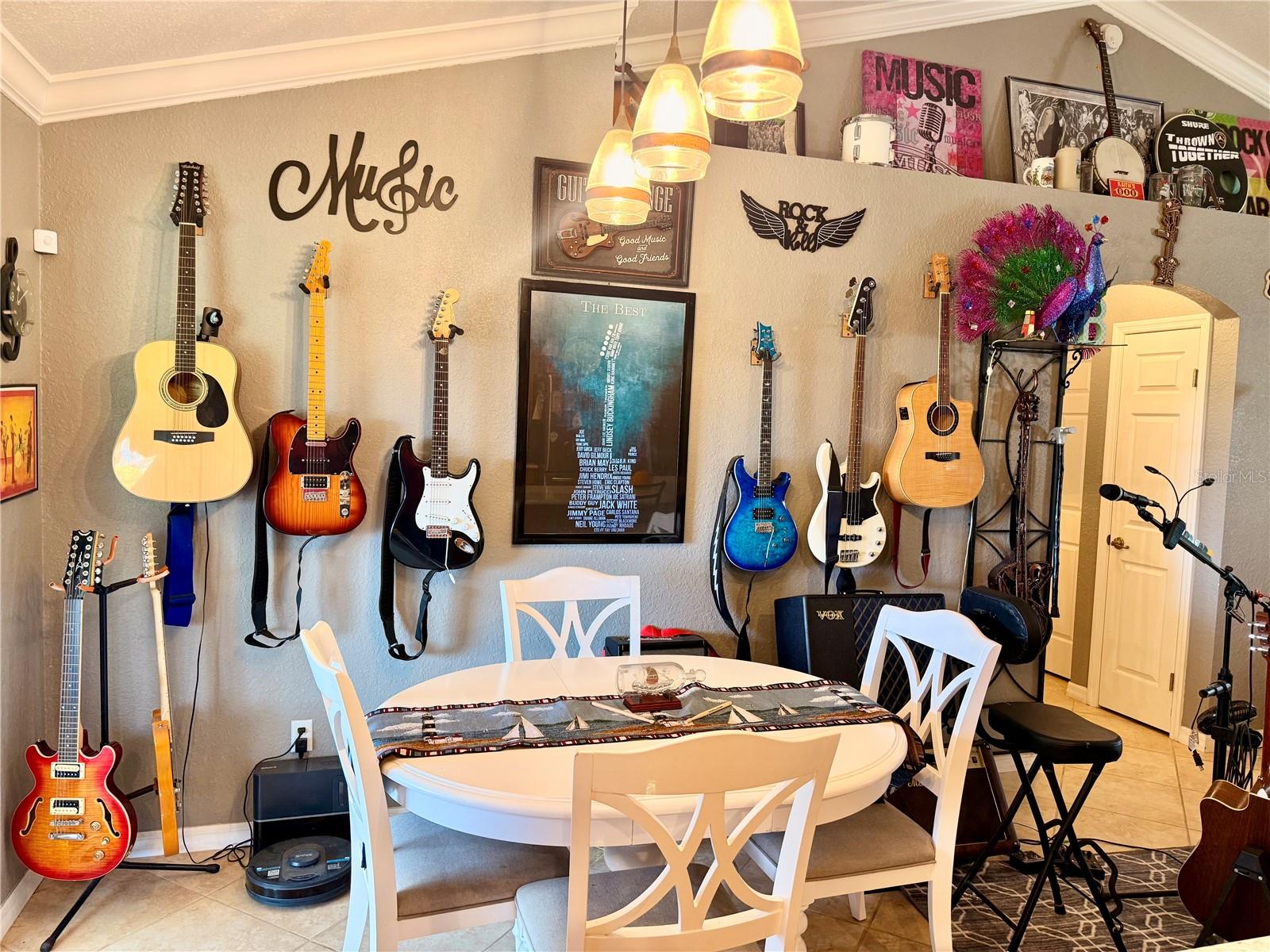 Image 10 of 39 For 478 Humphrey Avenue