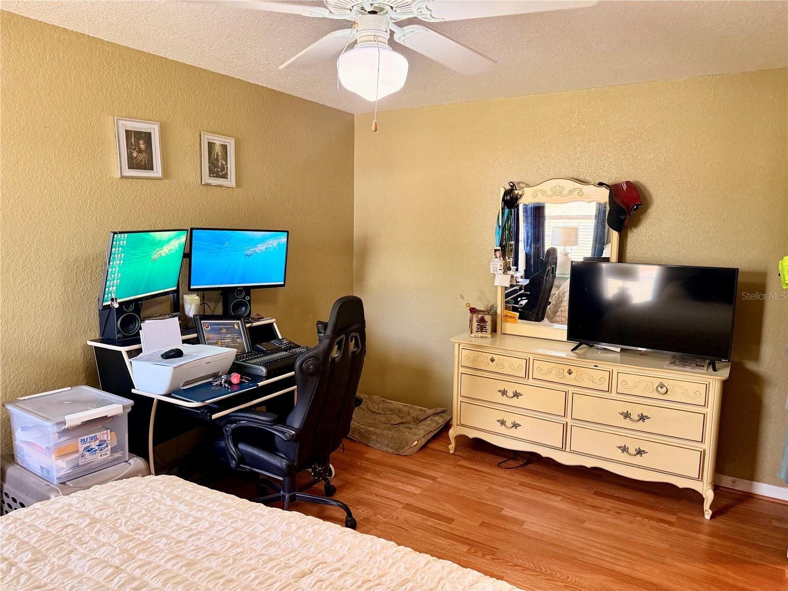 Image 18 of 39 For 478 Humphrey Avenue