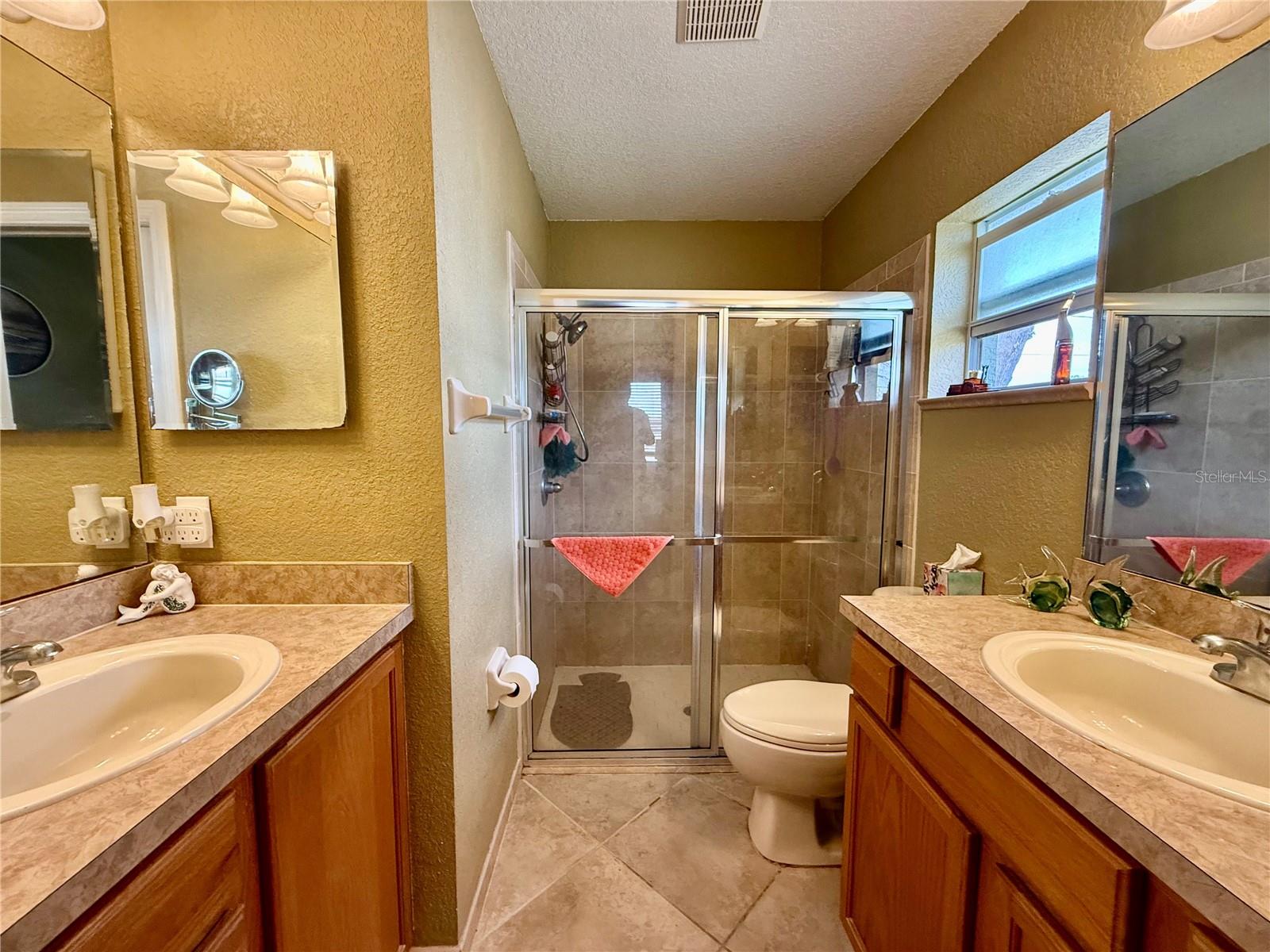 Image 19 of 39 For 478 Humphrey Avenue