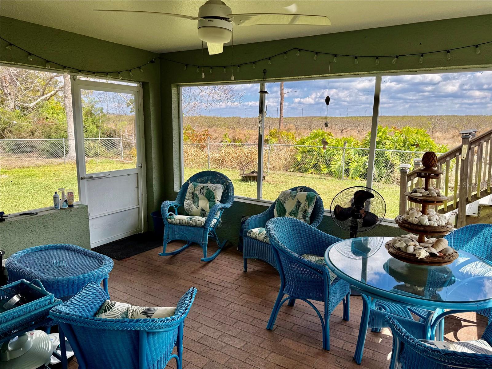 Image 27 of 39 For 478 Humphrey Avenue