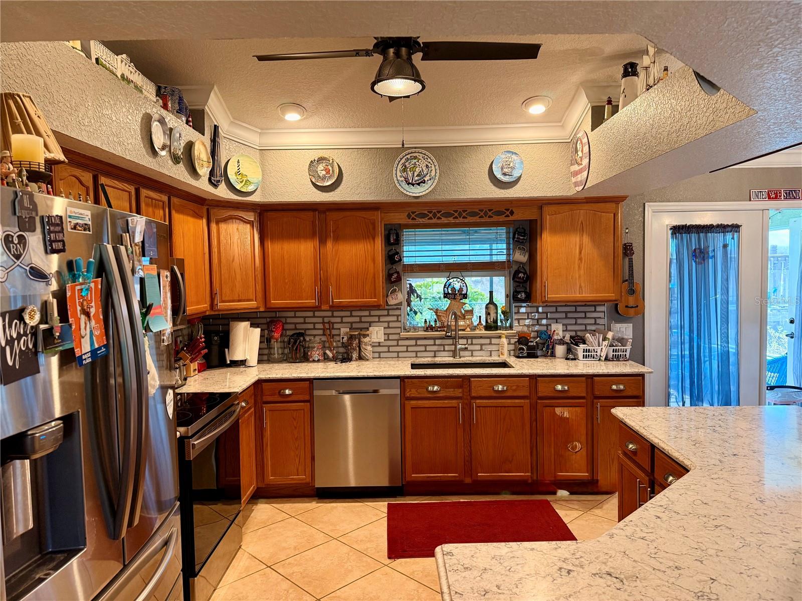 Image 4 of 39 For 478 Humphrey Avenue