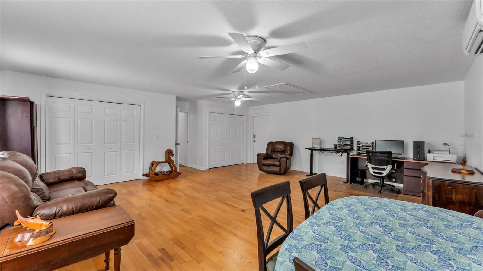 Listing photo id 21 for 6400 Forestwood Drive E