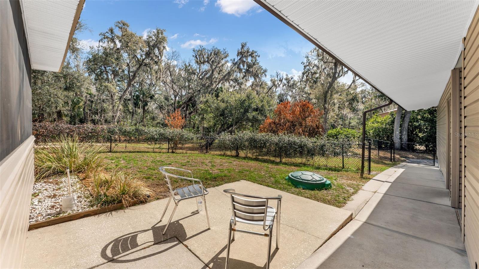 Listing photo id 29 for 6400 Forestwood Drive E