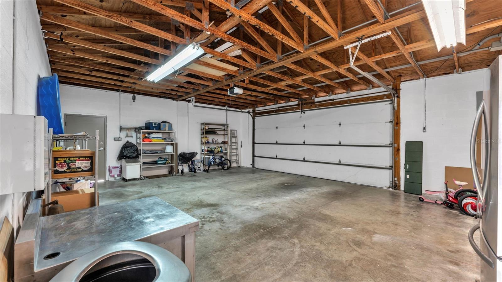 Listing photo id 34 for 6400 Forestwood Drive E