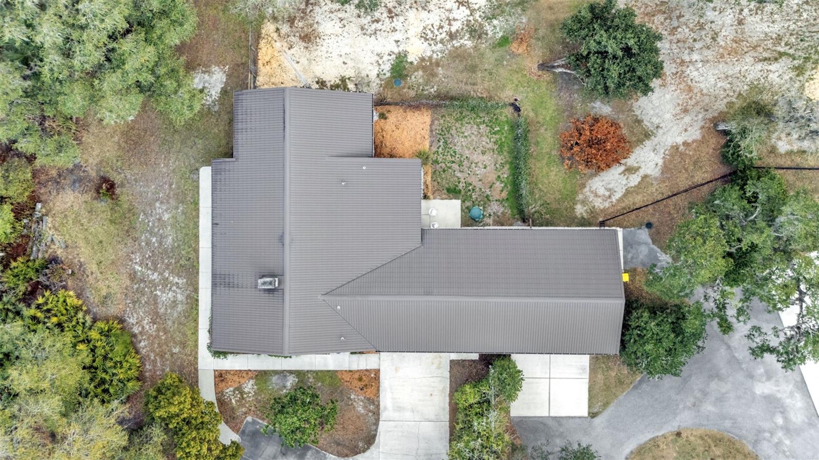 Listing photo id 50 for 6400 Forestwood Drive E