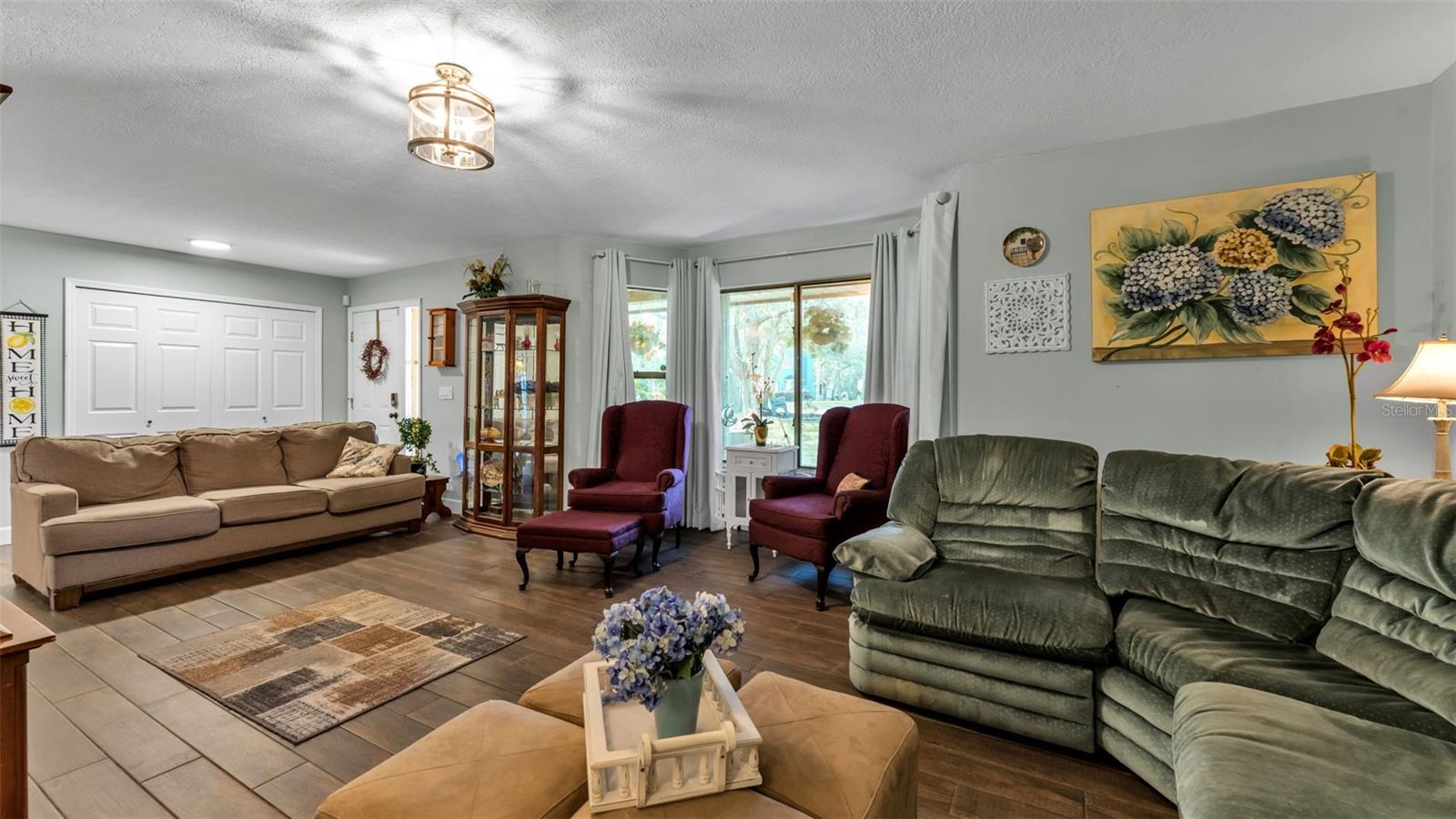 Image 10 of 75 For 64 Pine Forest Drive