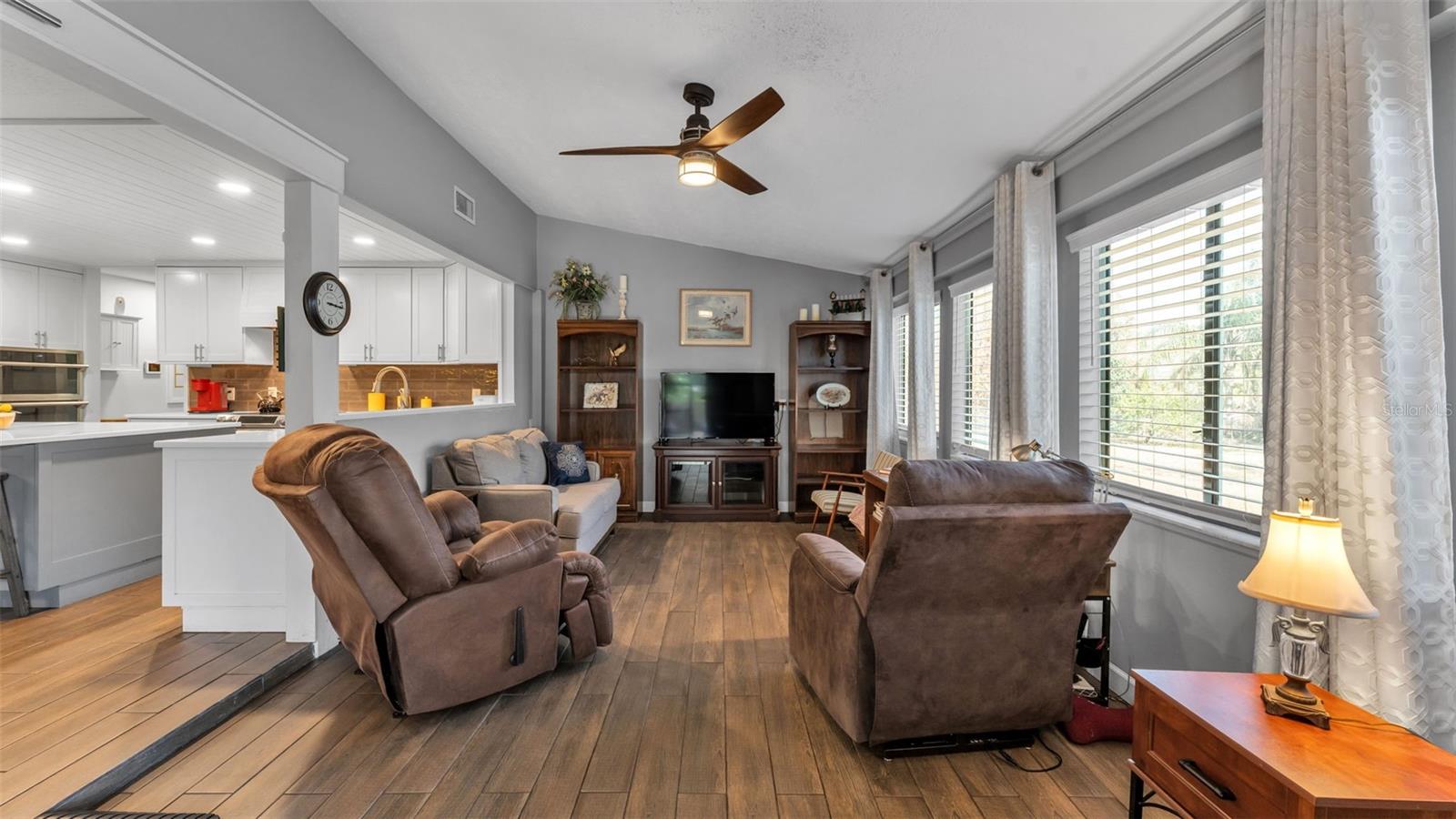 Image 25 of 75 For 64 Pine Forest Drive