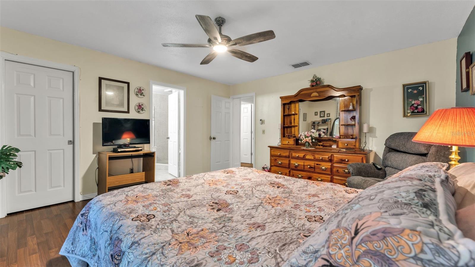 Image 33 of 75 For 64 Pine Forest Drive