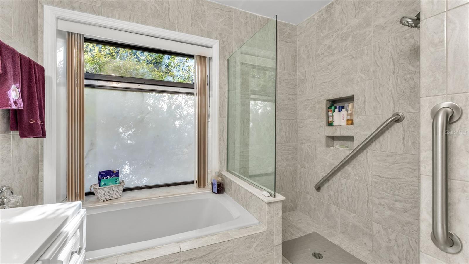 Image 35 of 75 For 64 Pine Forest Drive