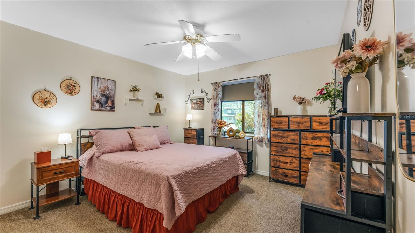 Image 37 of 75 For 64 Pine Forest Drive