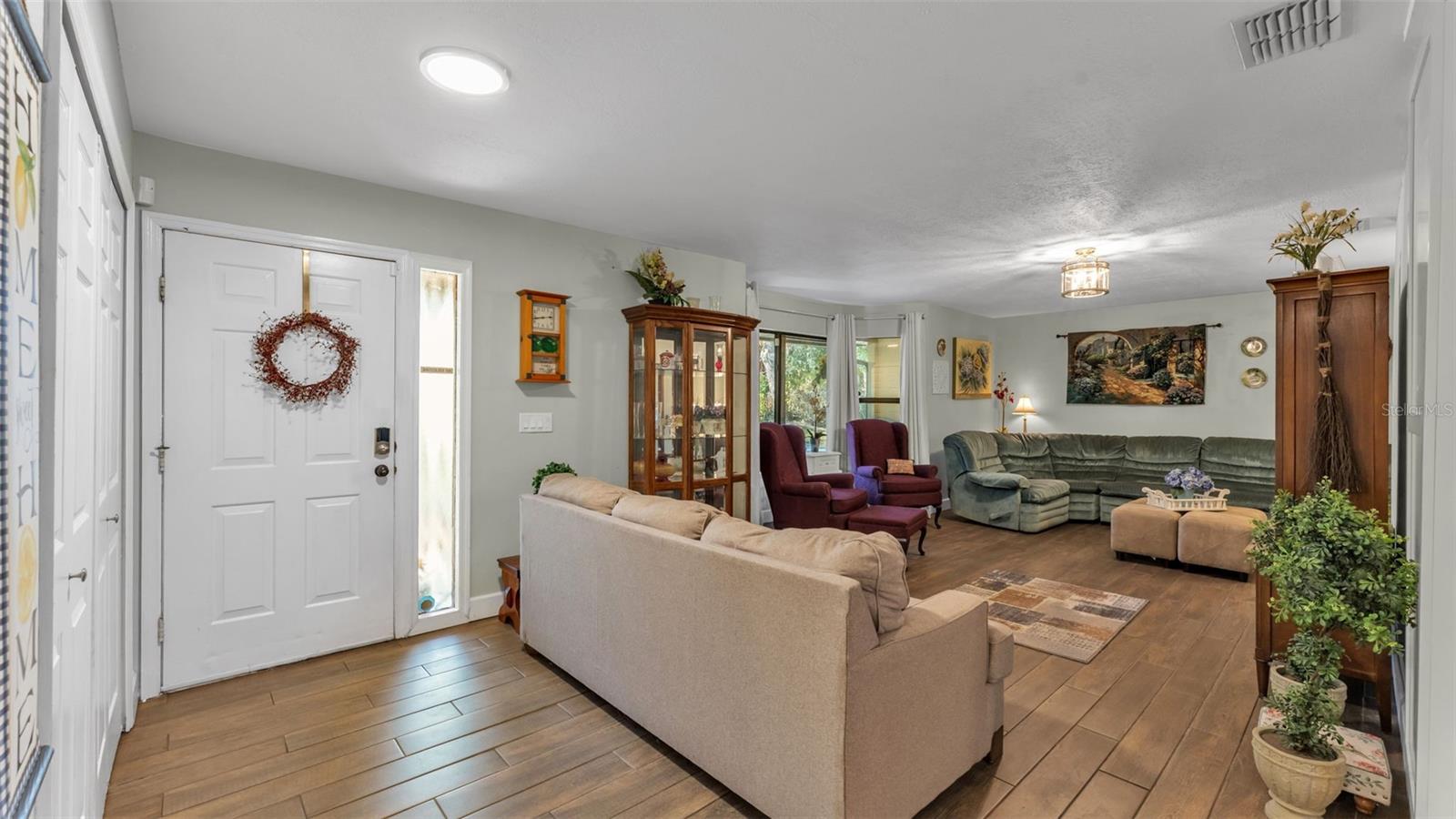 Image 5 of 75 For 64 Pine Forest Drive