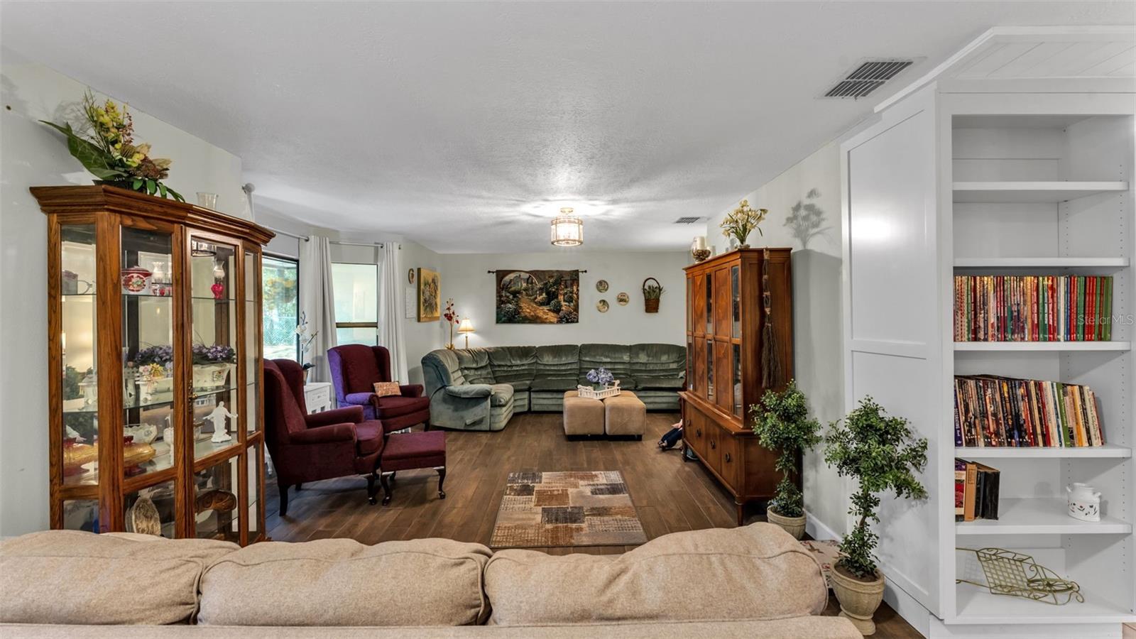 Image 6 of 75 For 64 Pine Forest Drive