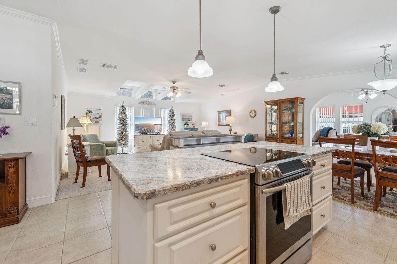 Image 15 of 38 For 6636 Westchester Drive Ne