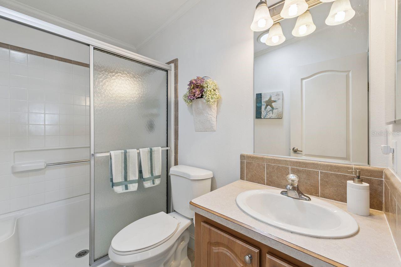 Image 26 of 38 For 6636 Westchester Drive Ne