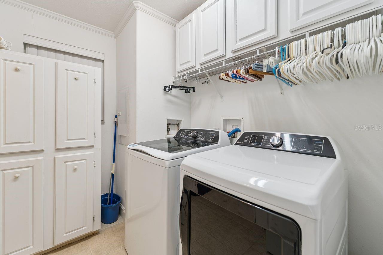 Image 32 of 38 For 6636 Westchester Drive Ne