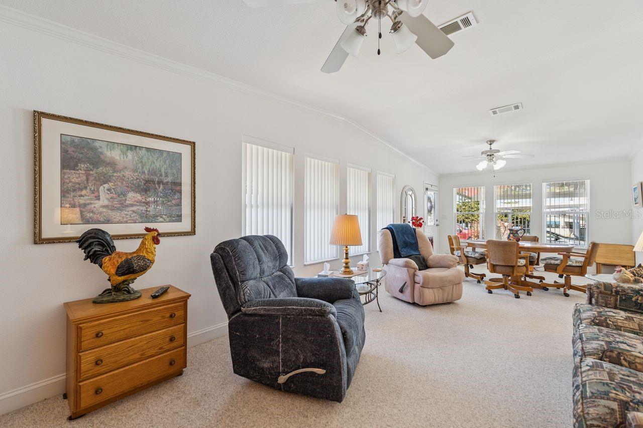 Image 9 of 38 For 6636 Westchester Drive Ne