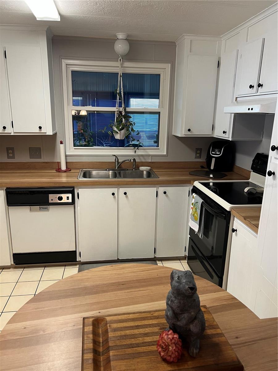 Image 6 of 14 For 2055 Floral Avenue 116