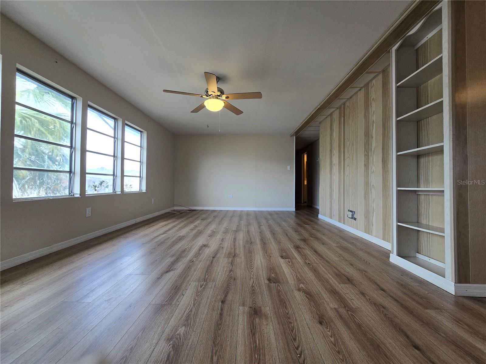 Image 4 of 18 For 1805 Blue Lake Drive