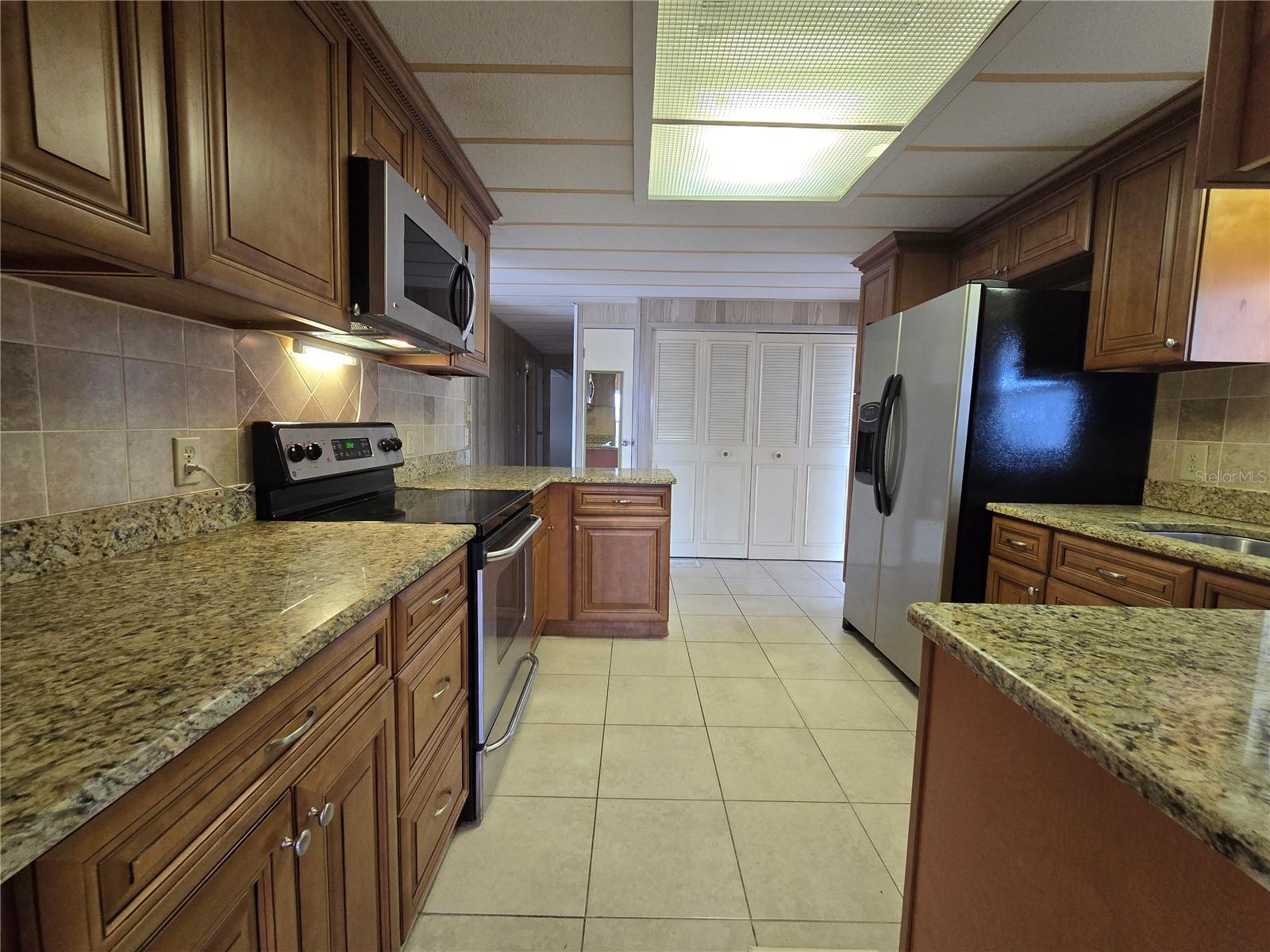 Image 9 of 18 For 1805 Blue Lake Drive