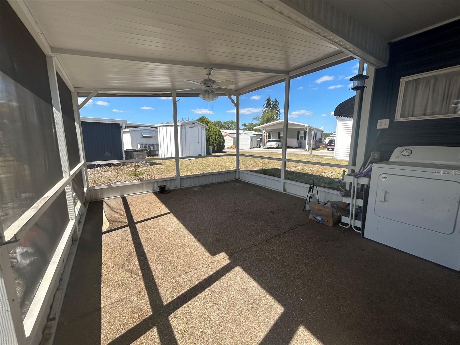 Image 27 of 36 For 6 Red Quill Circle