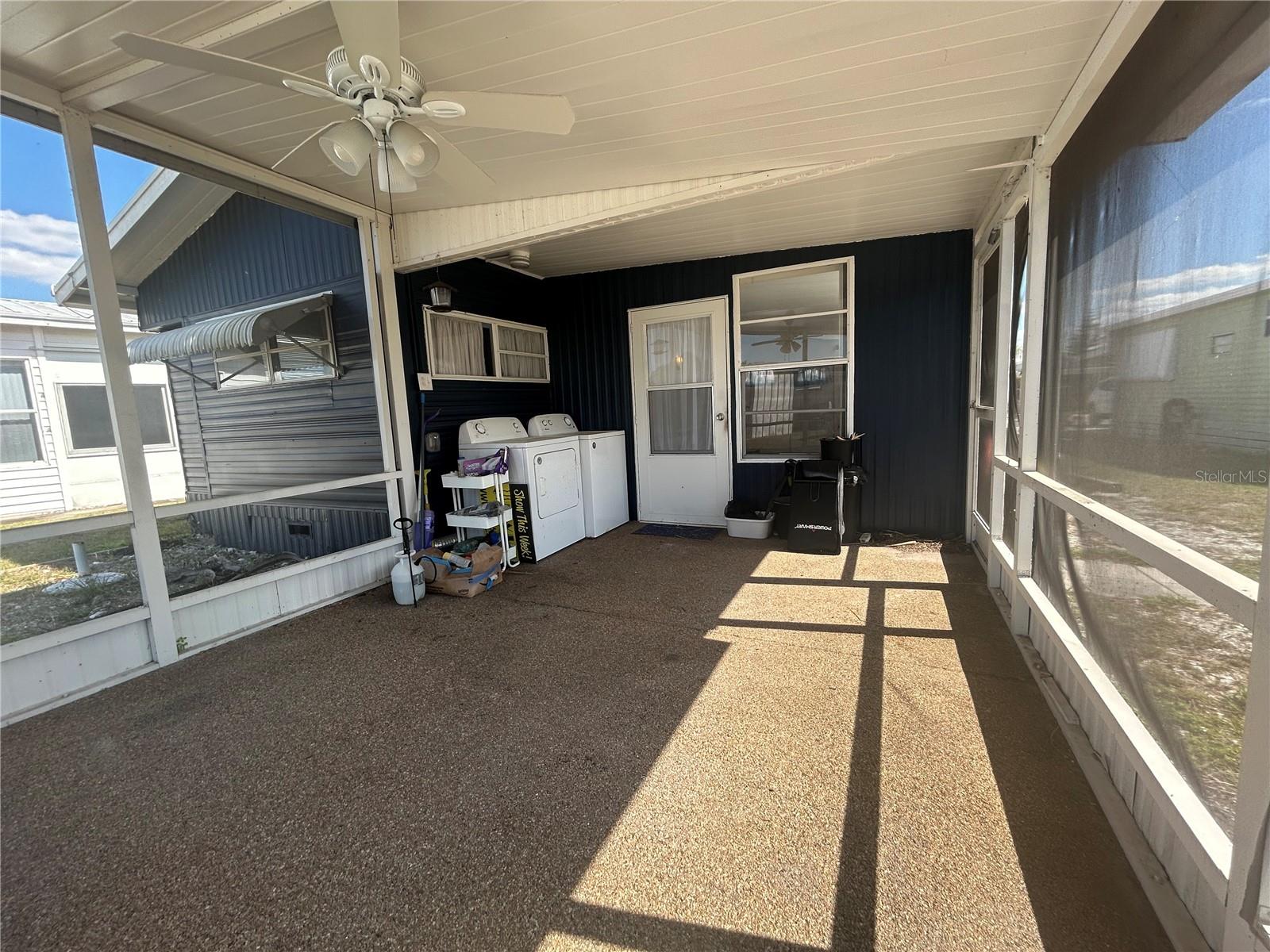 Image 28 of 36 For 6 Red Quill Circle