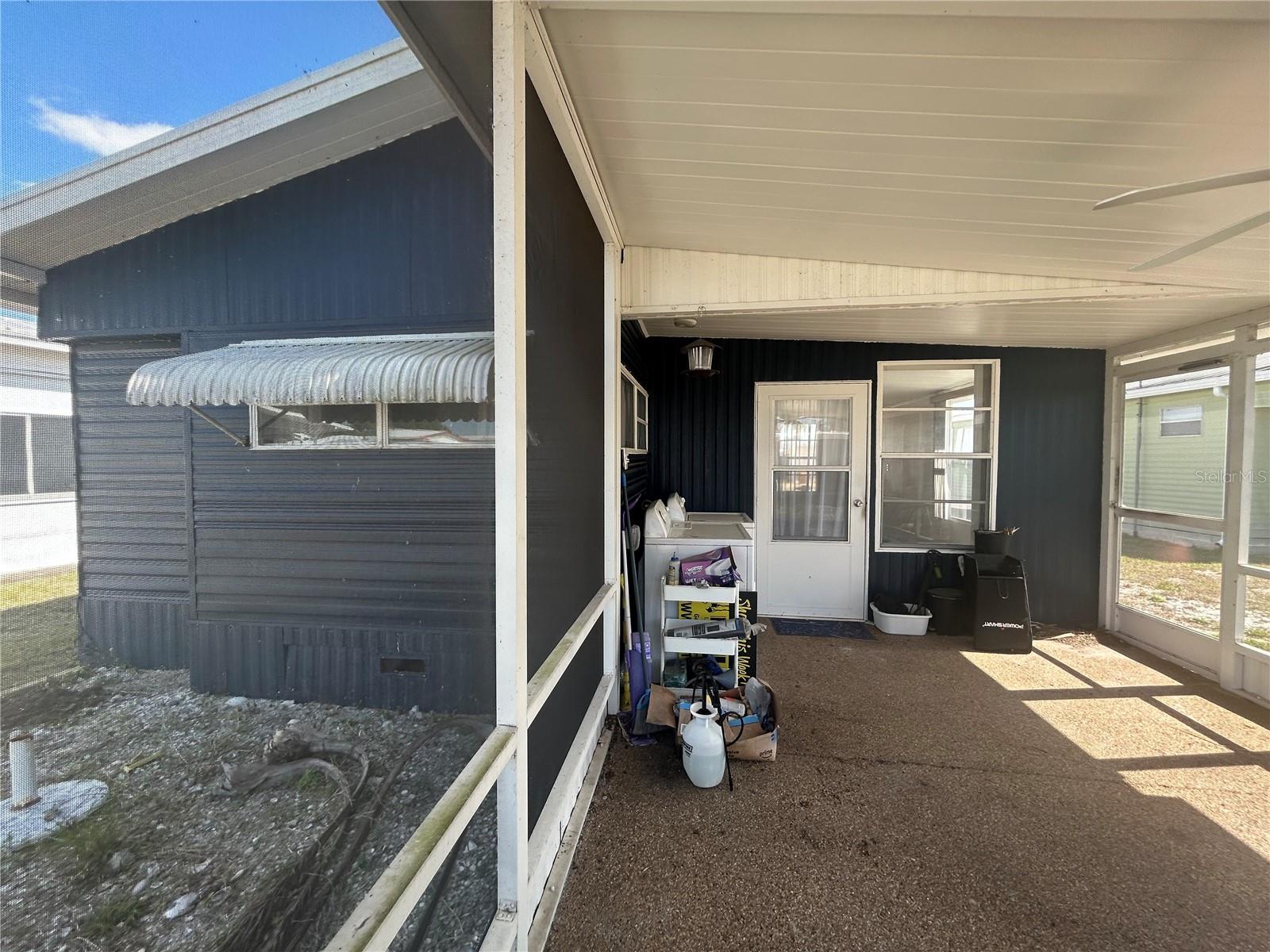 Image 30 of 36 For 6 Red Quill Circle