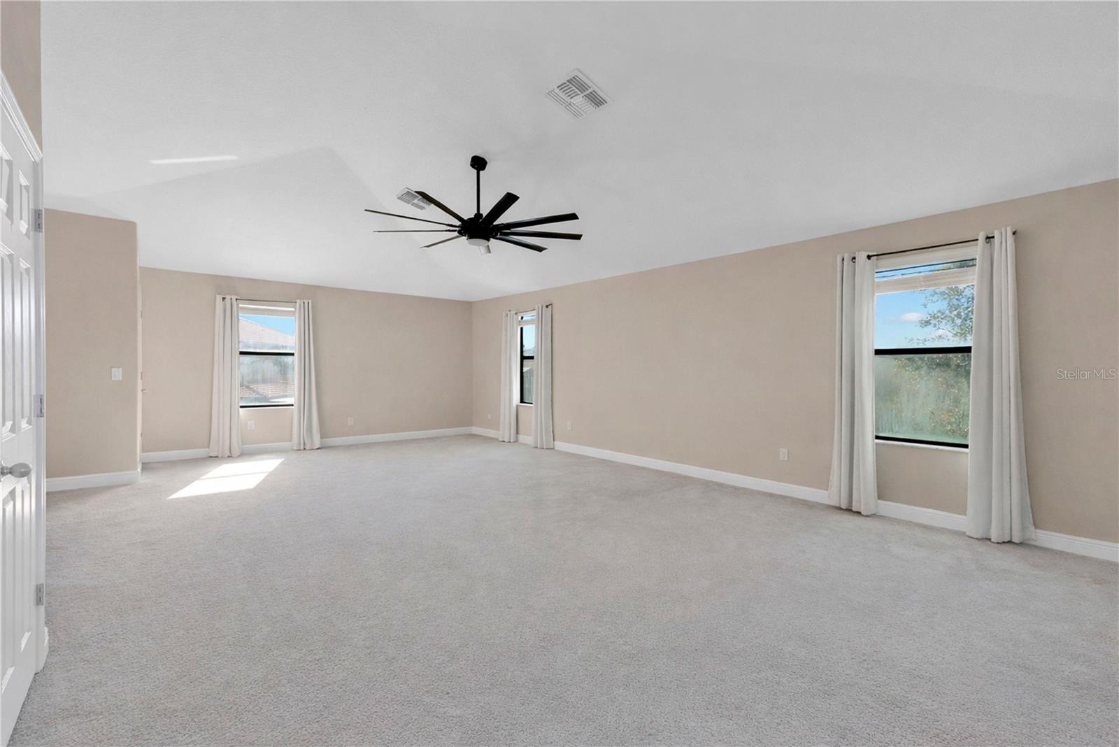 Image 32 of 63 For 3950 Sunset Lake Drive