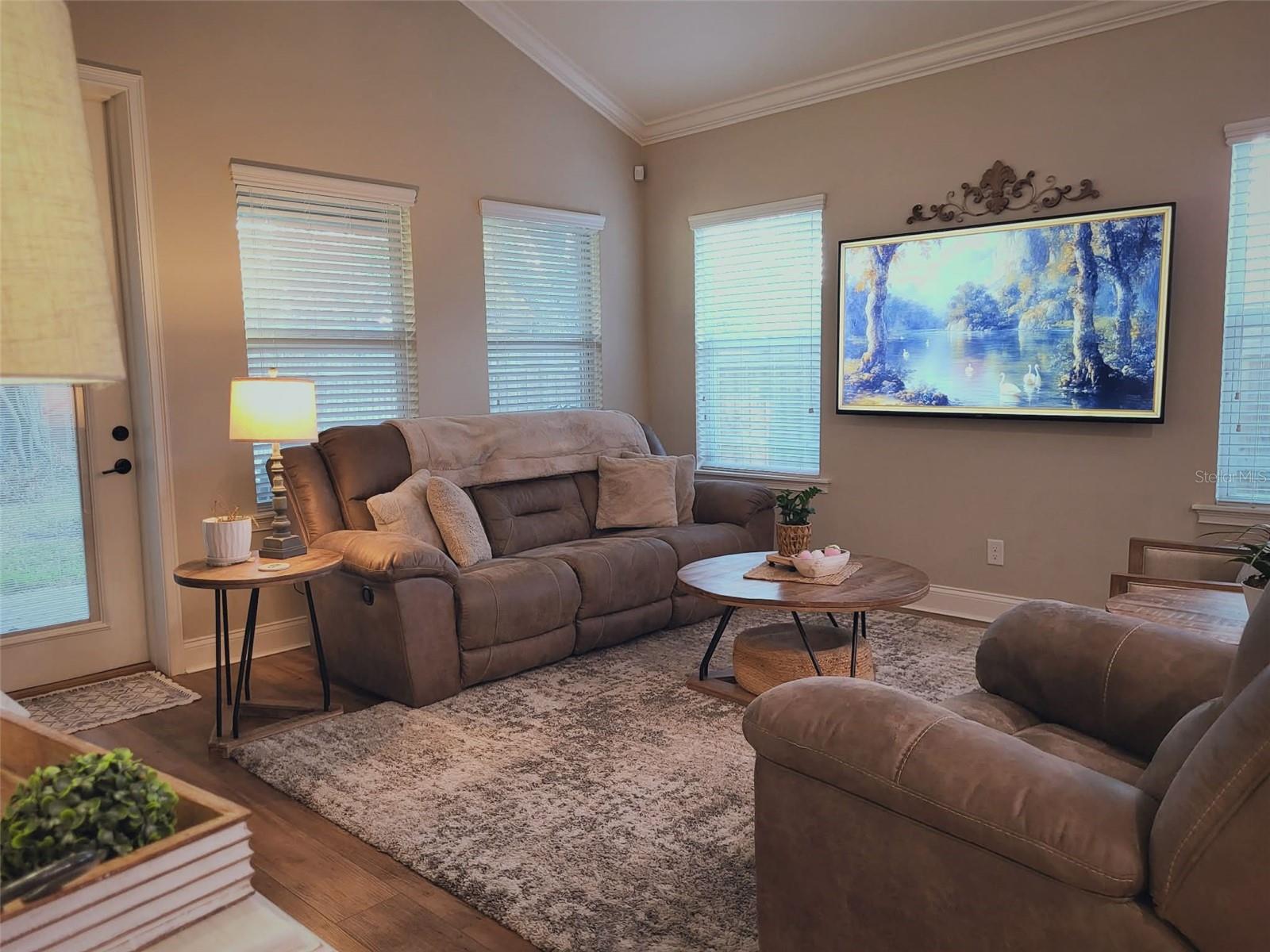 Image 10 of 27 For 400 Prado Place